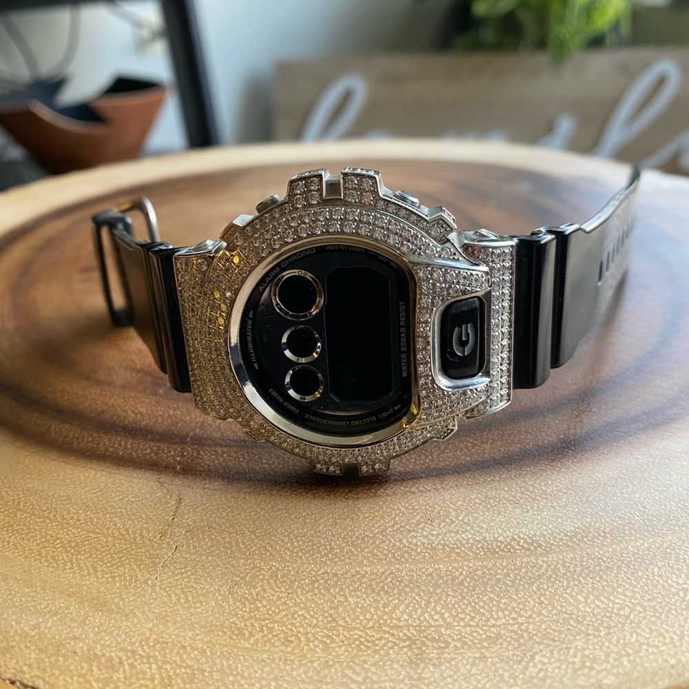 Swarovski g shock -6900